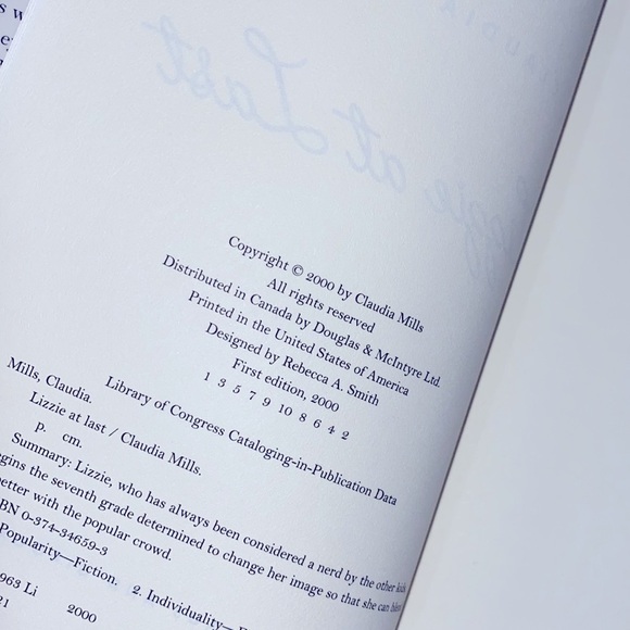 Lizzie at Last by Claudia Mills hardback book - Picture 4 of 5